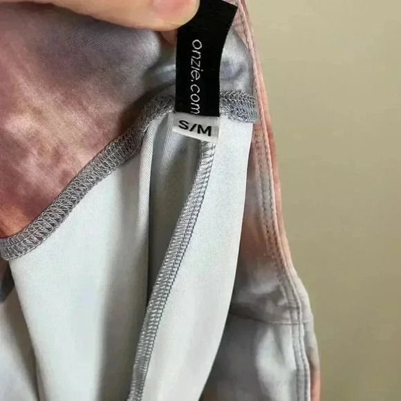 Onzie Flow Tribal Compass Tie Dye Yoga Capris - Picture 3 of 7